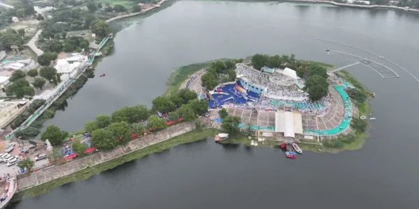 cobra pose yoga-guinness-world-record