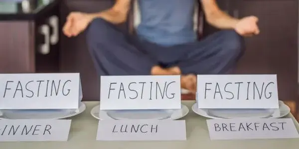 Intermittent Fasting: Science-Backed Benefits, Emerging Risks, and Expert Advice for 2025