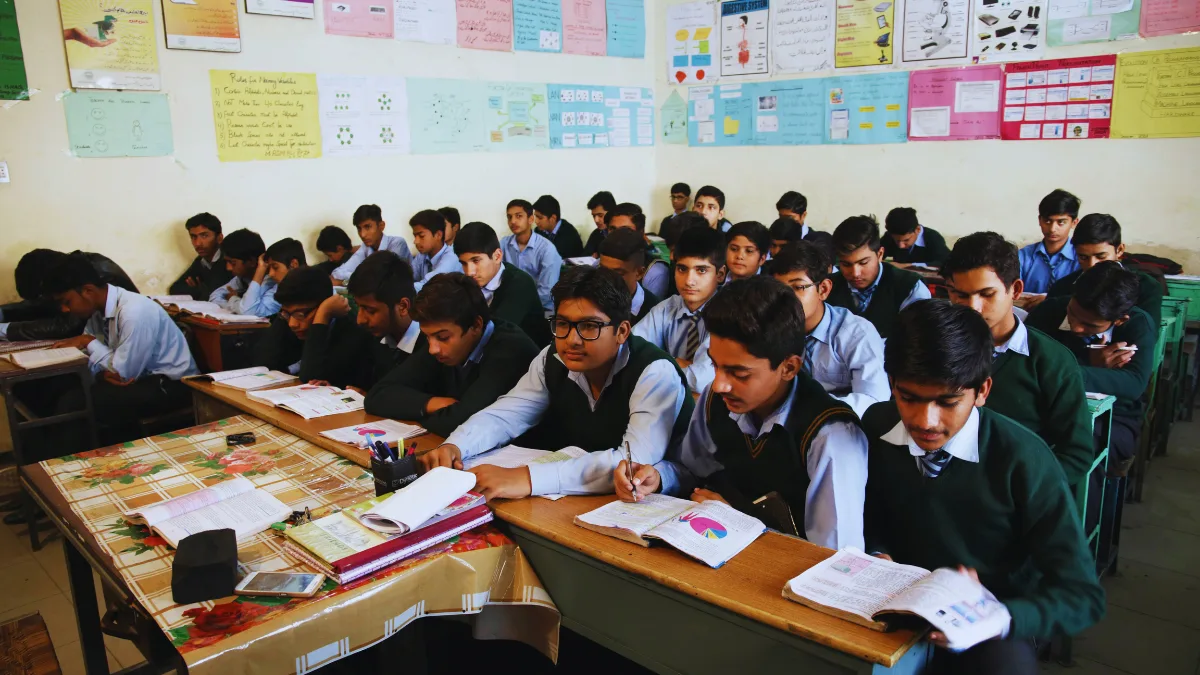 Pre-Matric Scholarship for ST Students 2025-26: ₹2,250–₹6,250 Aid for Class 9 & 10, Full Eligibility & Application Guide